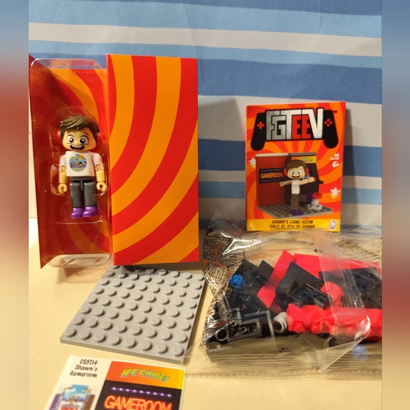 3/$25💙Shawn's Game Room Building Set - Picture 4 of 5